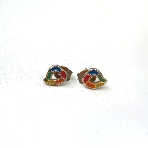 Vintage Rainbow Heart Stud Earrings - Picture 7 of 8